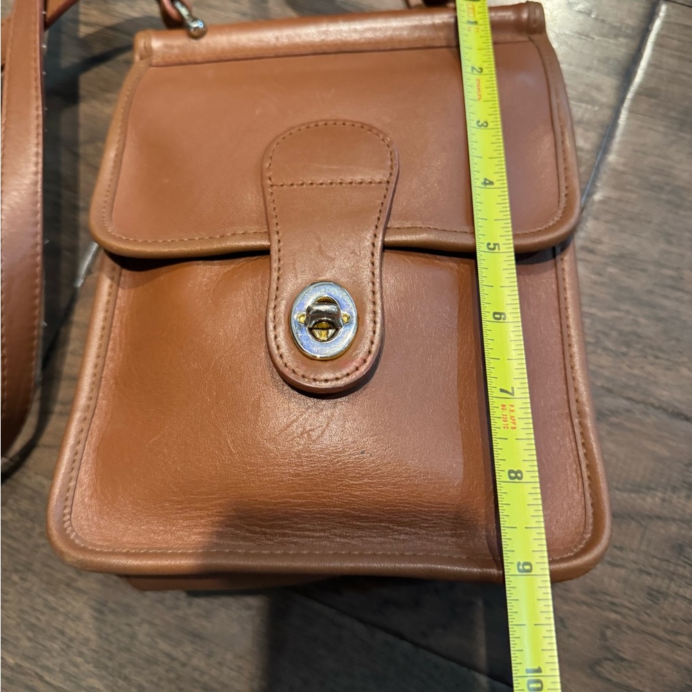 Kim Rogers Suede-Lined Tan Shoulder Bag Interior - Picture 3 of 10